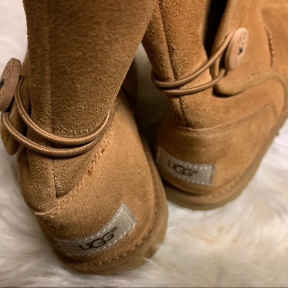 Uggs K Leona Mini Classic Mini  Boot - Picture 8 of 8